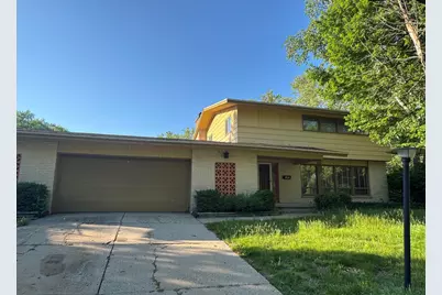 1625 Tremont Boulevard NW, Grand Rapids, MI 49504 - Photo 1