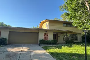 1625 Tremont Blvd NW, Grand Rapids, MI 49504 - Photo 1