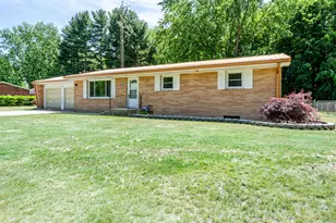 1846 Maple Ln, Benton Harbor, MI 49022 - Photo 1