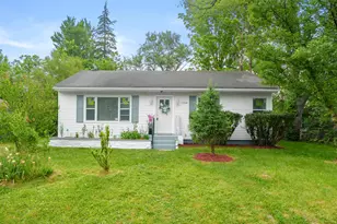 1308 Colgrove Ave, Kalamazoo, MI 49048 - Photo 1