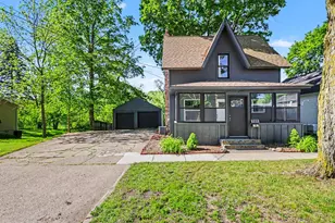 734 E Green St, Marshall, MI 49068 - Photo 1