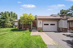 2810 S Wood Dale Dr, Jackson, MI 49203 - Photo 1