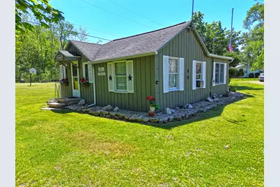 66205 94th Avenue, Dowagiac, MI 49047 - Photo 1