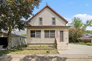 1409 Hagar Ct, Saint Joseph, MI 49085 - Photo 1