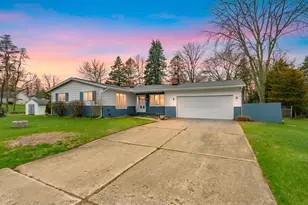 159 Kings Ln, Battle Creek, MI 49014 - Photo 1