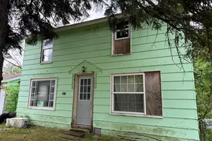 108 E North St, Edmore, MI 48829 - Photo 1