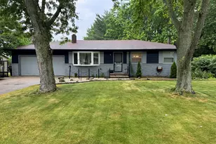 4018 Woodland Ln, Saint Joseph, MI 49085 - Photo 1