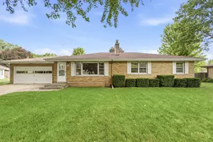 1551 S Windsor Dr, Saint Joseph, MI 49085 - Photo 1