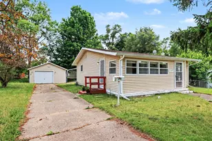 241 Ardmoor Dr, Battle Creek, MI 49037 - Photo 1