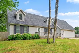 410 Presidential Dr, Battle Creek, MI 49037 - Photo 1
