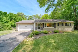 228 McConnell Dr, Jackson, MI 49201 - Photo 1