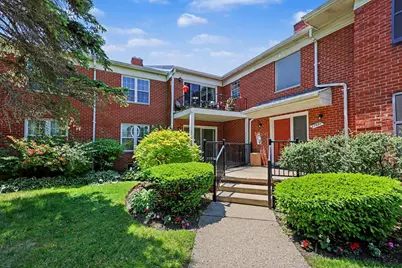 27653 W Echo Valley W #113, Farmington Hills, MI 48334 - Photo 1