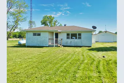 4534 E Britain Avenue, Benton Harbor, MI 49022 - Photo 1
