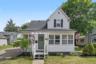 523 W Maple St, Wayland, MI 49348 - Photo 1