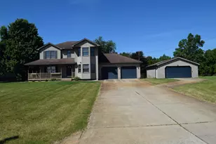252 Adolph Shores Dr, Coldwater, MI 49036 - Photo 1