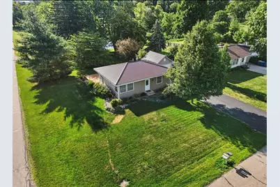 301 Pepperidge Lane, Battle Creek, MI 49015 - Photo 1