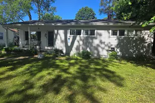 233 Clover Ln, Battle Creek, MI 49015 - Photo 1