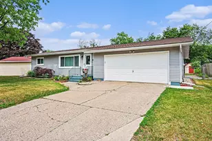 162 Cameron Dr, Battle Creek, MI 49015 - Photo 1