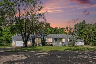 211 Strongwood Ave, Battle Creek, MI 49014 - Photo 1