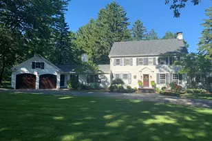 260 Lakeside Dr SE, Grand Rapids, MI 49506 - Photo 1