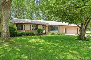 195 Surry Oak Dr, Holland, MI 49424 - Photo 1