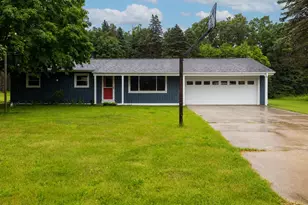 257 Thelma Dr, Battle Creek, MI 49014 - Photo 1