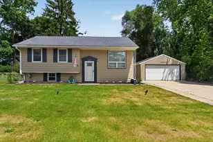 284 Stanford Ln, Jackson, MI 49203 - Photo 1