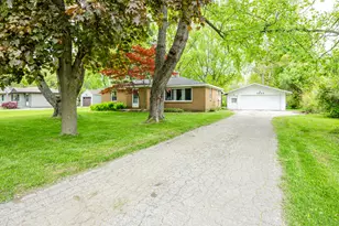 3905 Meadow Ln, Saint Joseph, MI 49085 - Photo 1