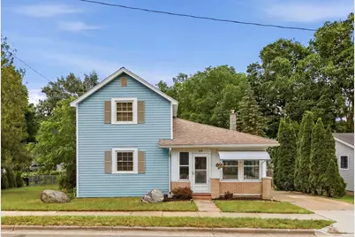 419 N Monroe Street SE, Lowell, MI 49331 - Photo 1