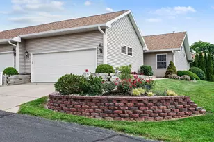 5530 Ivy Path, Stevensville, MI 49127 - Photo 1