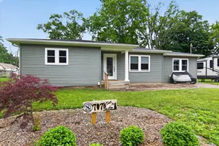 707 Lowell Ave, Jackson, MI 49202 - Photo 1