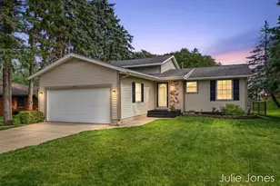 1554 Wakely St NE, Grand Rapids, MI 49505 - Photo 1