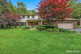 17484 Beech Hill Dr, Grand Haven, MI 49417 - Photo 1