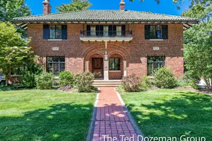 135 W 12th St, Holland, MI 49423 - Photo 1
