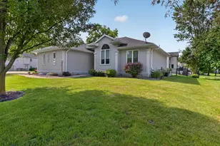 2401 Ridgeway Rd, Jackson, MI 49203 - Photo 1
