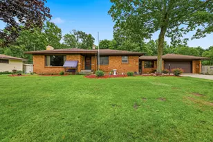 736 Lillian St, Holland, MI 49424 - Photo 1