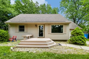 1420 Owen St, Lansing, MI 48915 - Photo 1