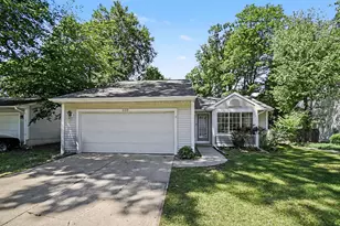 859 Summer Creek Ct SE, Grand Rapids, MI 49508 - Photo 1