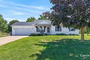 2146 E Maple Ct, Zeeland, MI 49464 - Photo 1