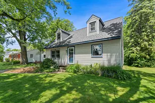927 Diane St SE, Kentwood, MI 49508 - Photo 1