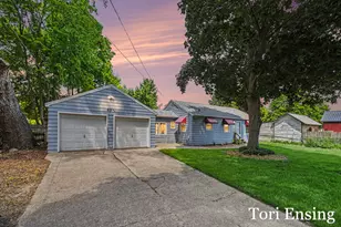 212 5 E Montcalm St, Greenville, MI 48838 - Photo 1
