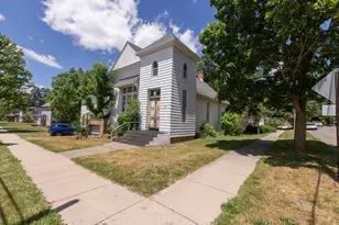 31 Vine St, Hillsdale, MI 49242 - Photo 1