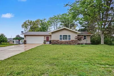 412 W Church Avenue, Reed City, MI 49677 - Photo 1