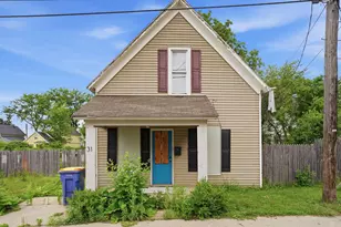 31 Mathews Ct NE, Grand Rapids, MI 49505 - Photo 1