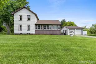 2811 E Vermontville Hwy, Charlotte, MI 48813 - Photo 1
