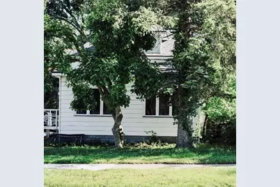 1079 W Southern Avenue, Muskegon, MI 49441 - Photo 1