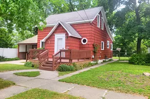 254 4th Ave, Manistee, MI 49660 - Photo 1