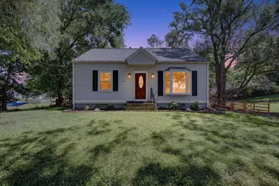 754 Collindale Avenue NW, Grand Rapids, MI 49504 - Photo 1