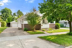 112 Fulton St, Petoskey, MI 49770 - Photo 1