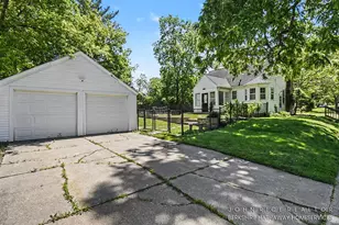 2101 Boston St SE, Grand Rapids, MI 49506 - Photo 1